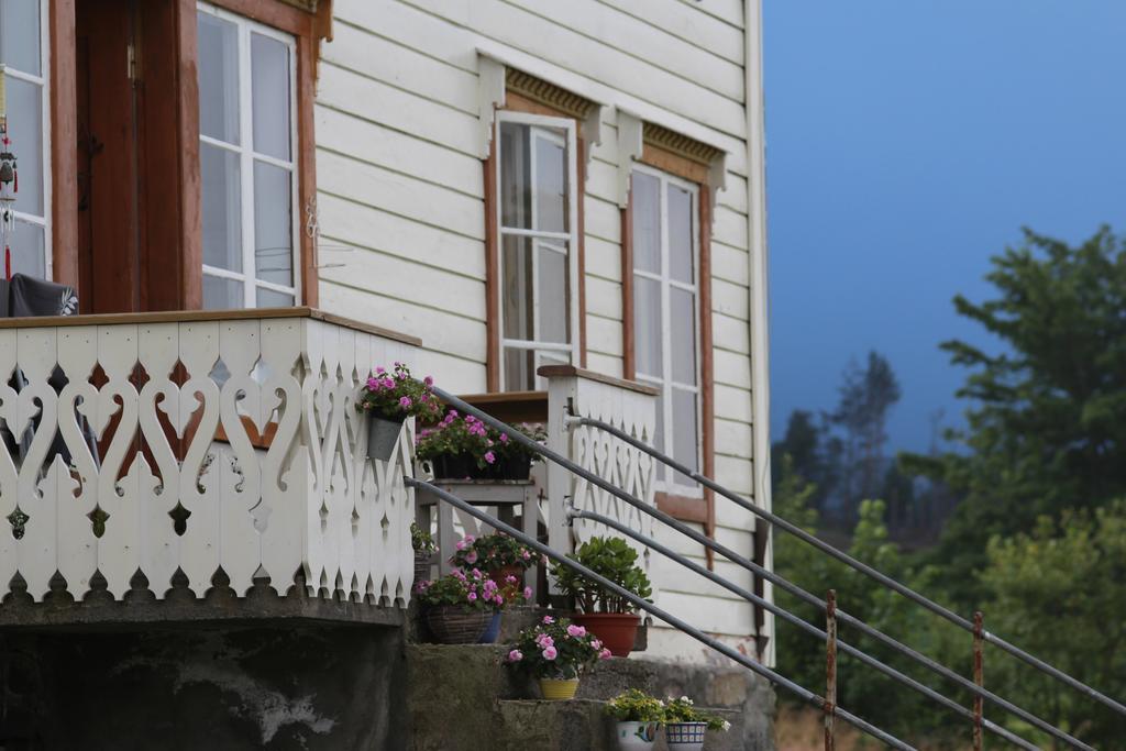 Overvoll Farm Stranda  Buitenkant foto