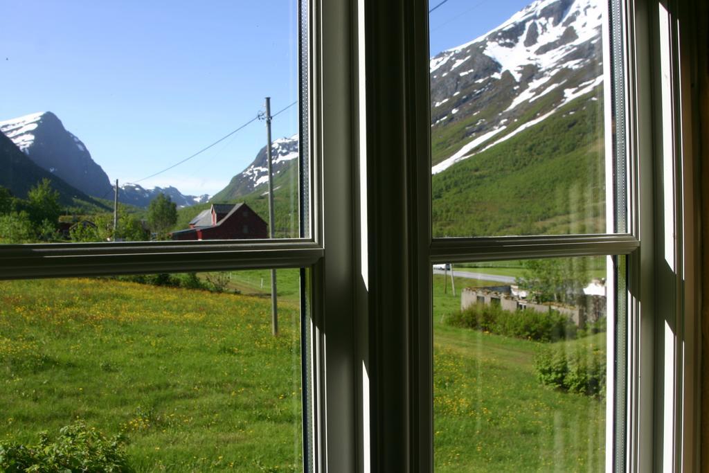 Overvoll Farm Stranda  Buitenkant foto