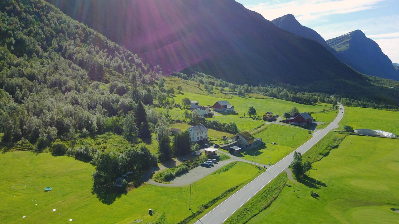 Overvoll Farm Stranda  Buitenkant foto